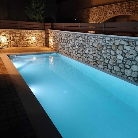 Lydia'S Inn 1 With Private Pool 멜리션 외부 사진